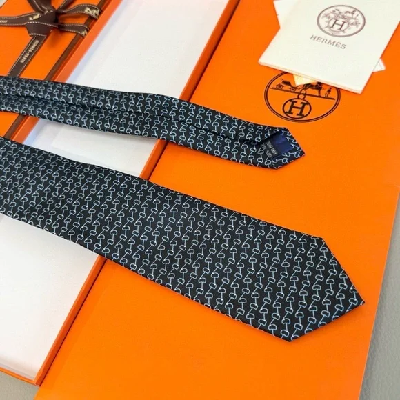 Navy Geometric Silk Tie by